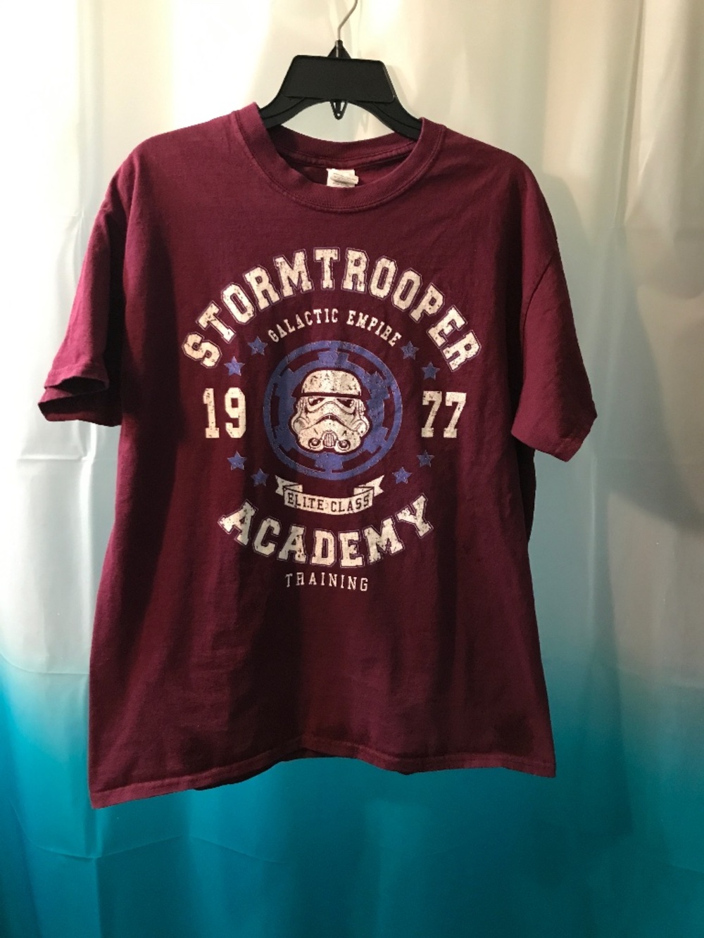 Star Wars Stormtrooper Academy 77 Graphic T-Shirt - size LG - Unisex - Maroon